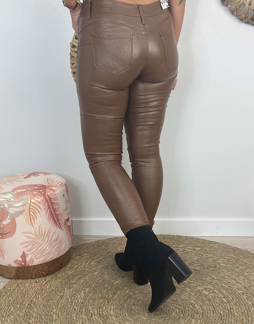 PANTALON ENCERADO BRILLO