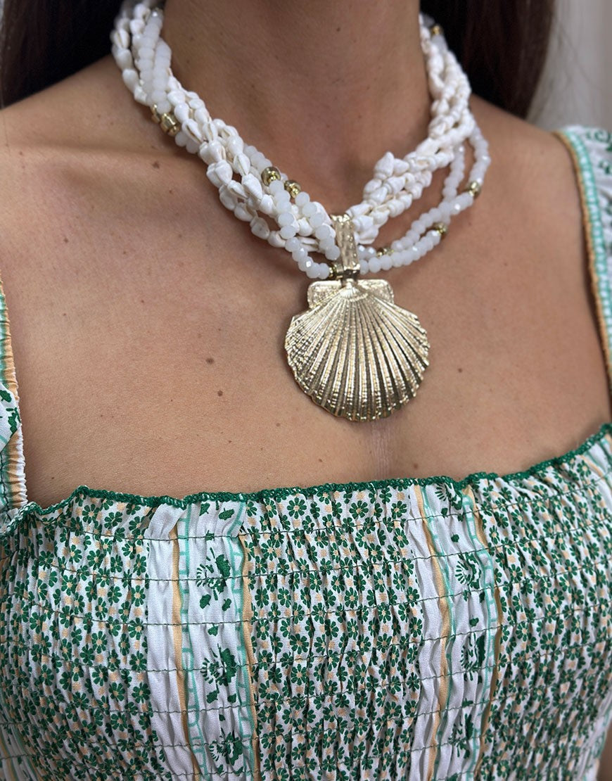 2. COLLAR CONCHA