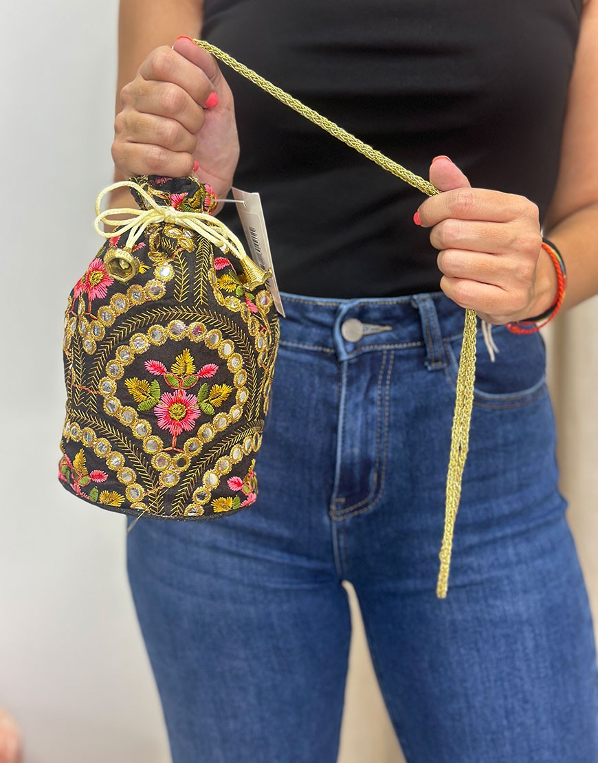 BOLSO BOMBONERA FLORES