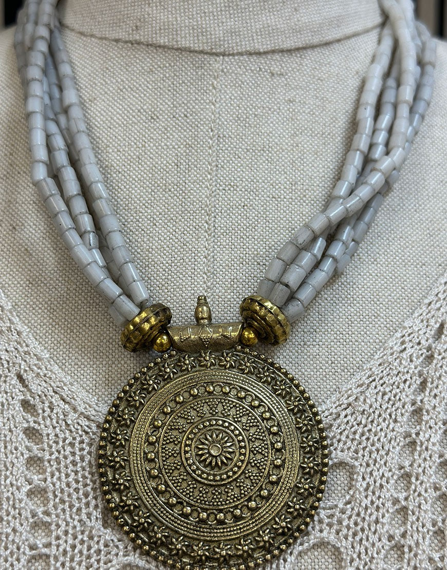 22. COLLAR REDOND