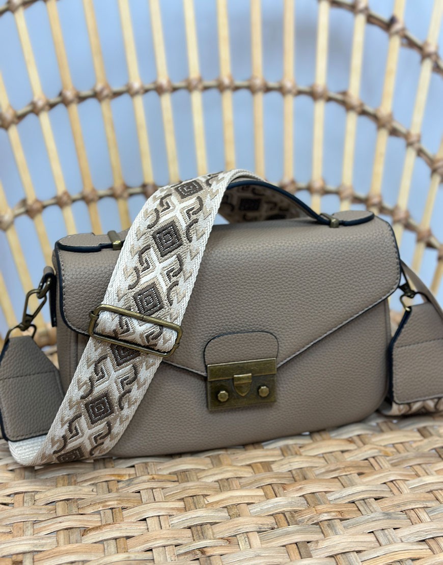 BOLSO CON CINTA 960