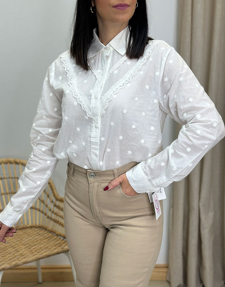 CAMISA LUNARES BORDADOS