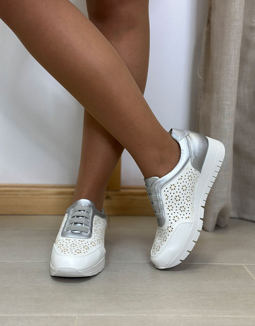 ZAPATILLA FLORAL CALADA 35/41