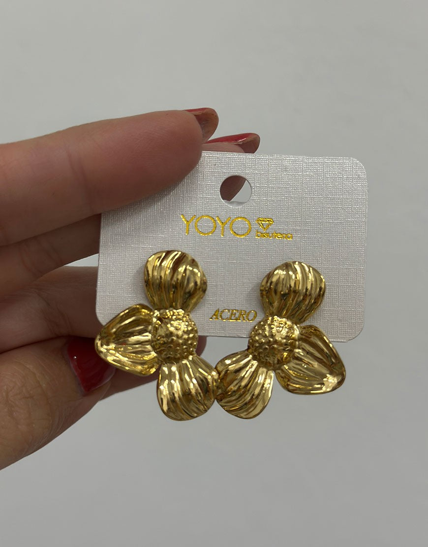 28. PENDIENTES MEDIA FLOR