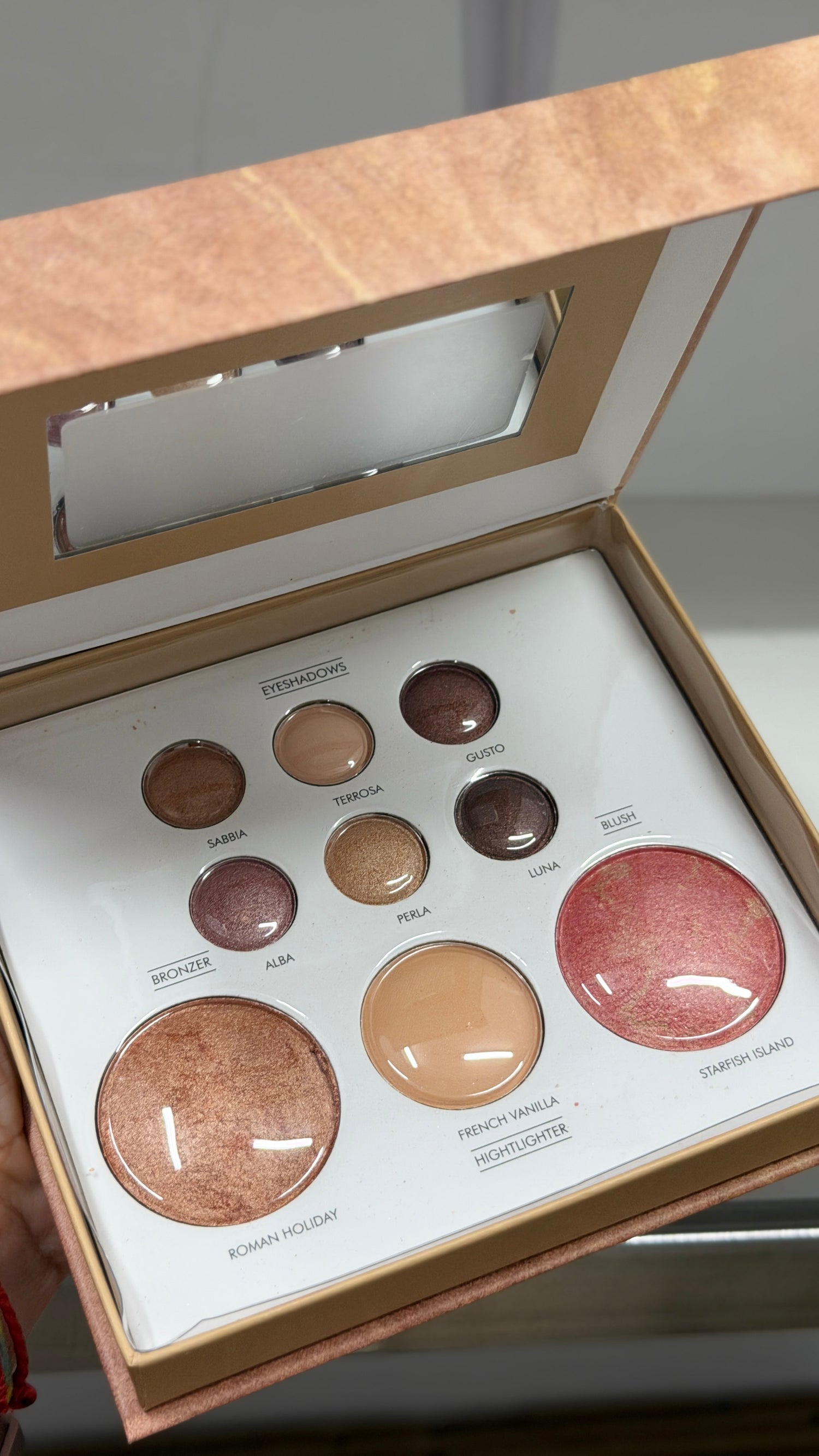 PALETA MAKEP ( INSP. LAURA GELLER NEW YORK )