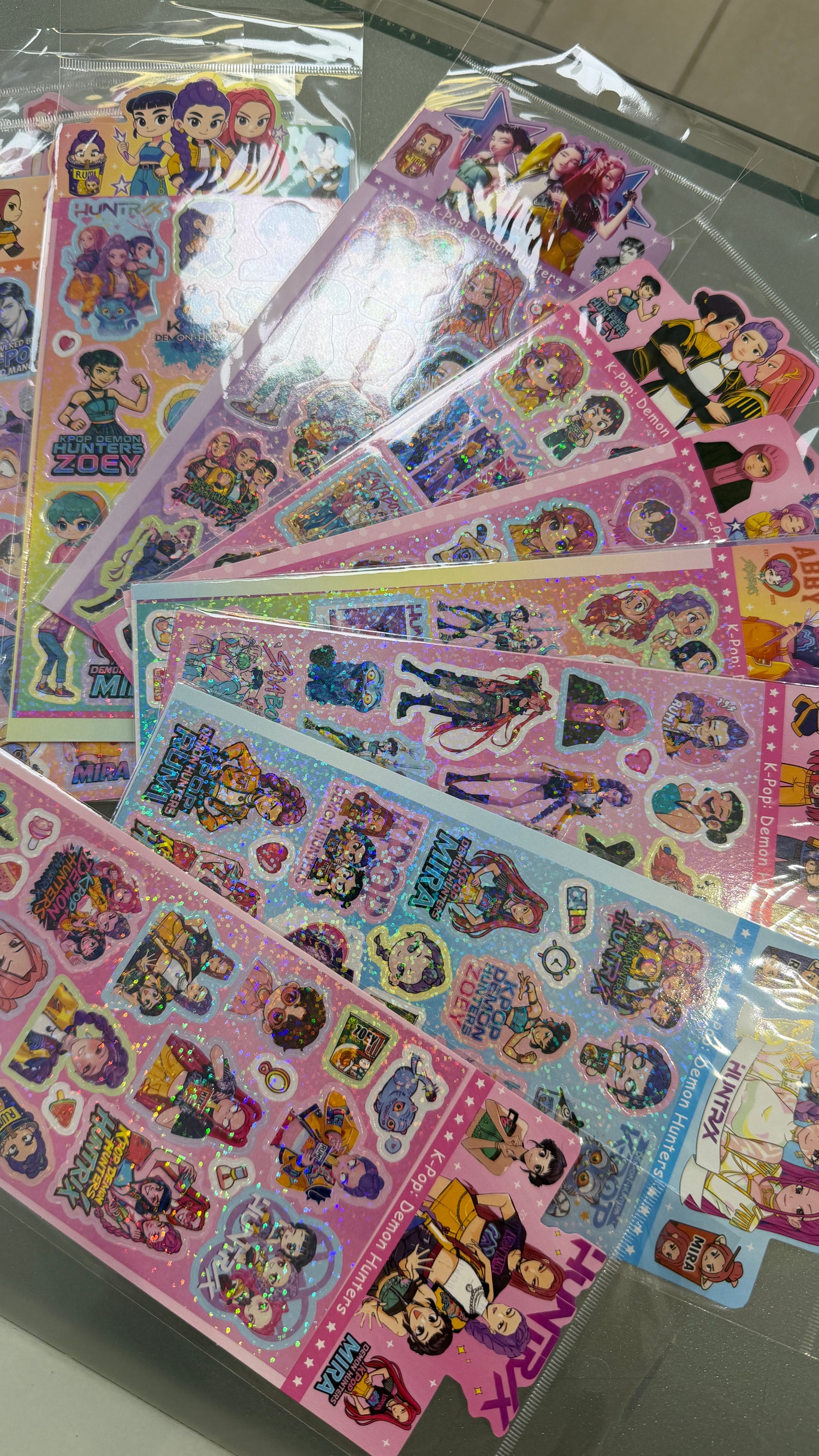 PEGATINAS BRILLO KPOP