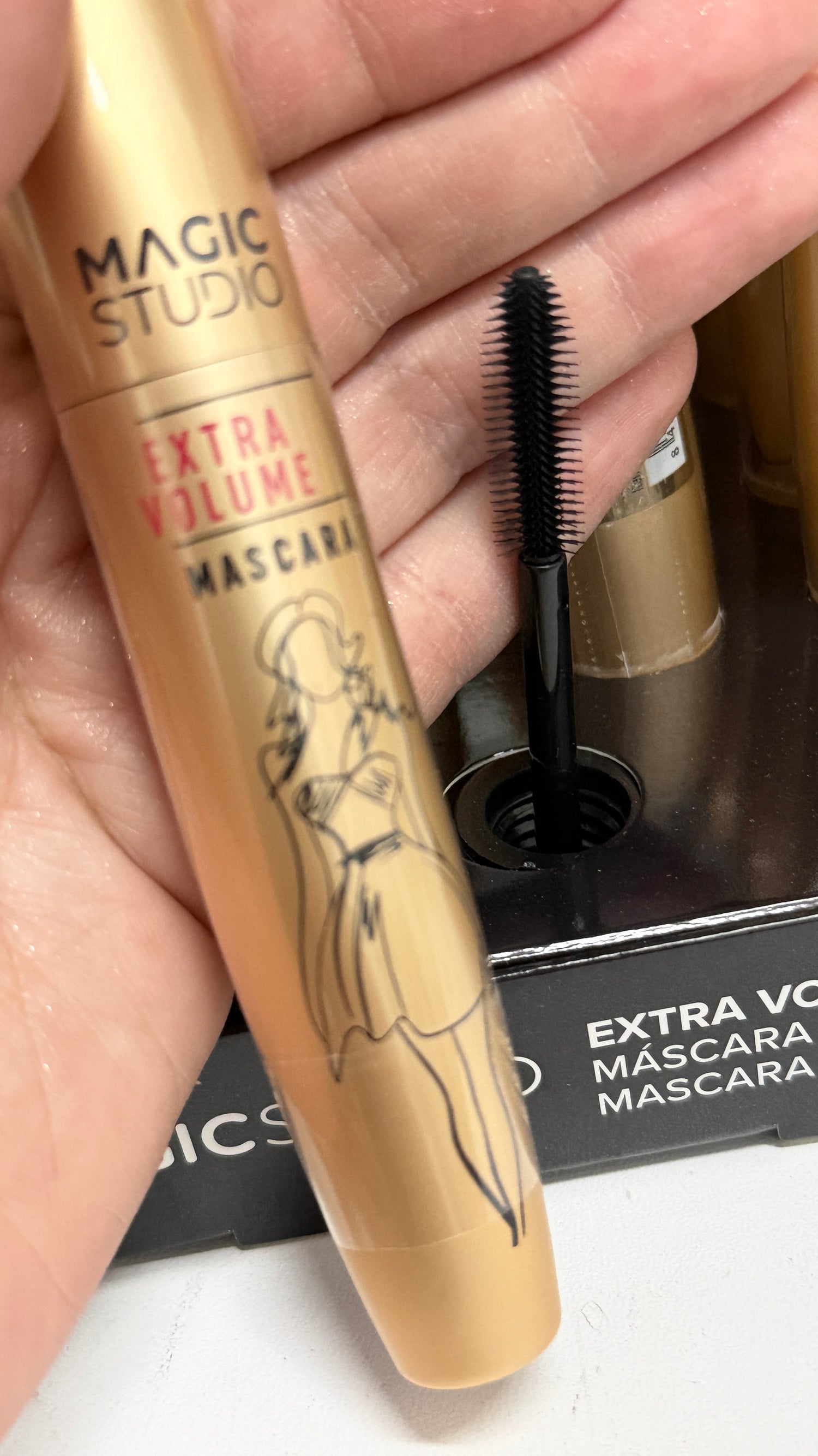MASCARA EXTRA VOLUME MAGIC STUDIO