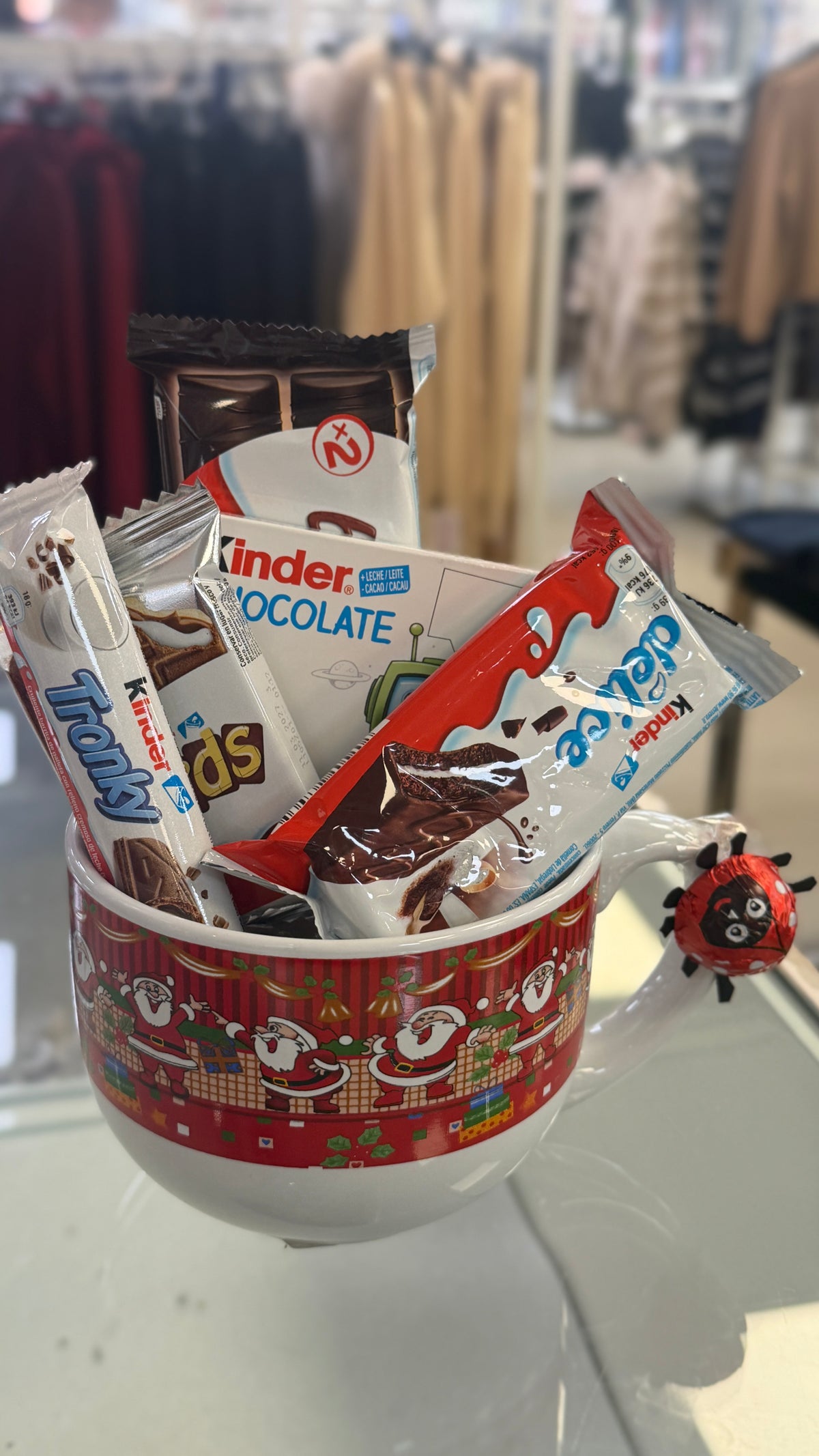 1. TAZA NAVIDAD CHOCOLATES