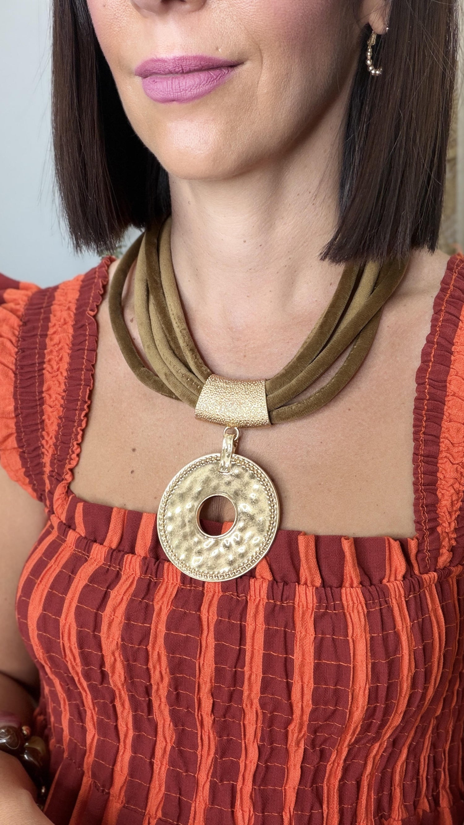 15. COLLAR