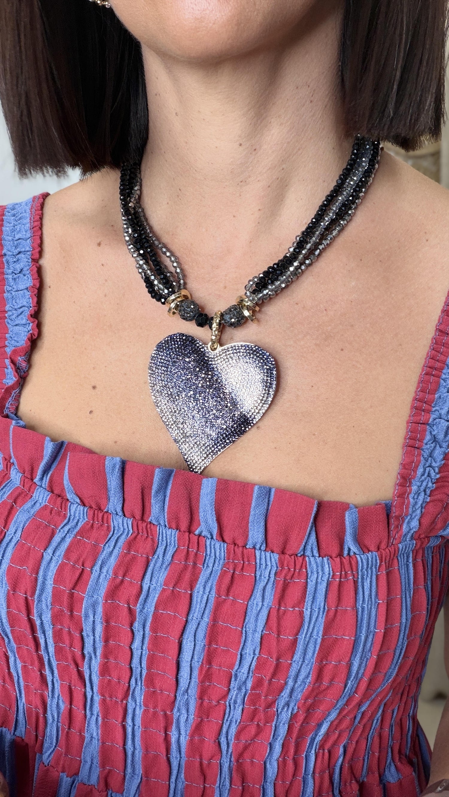 18. COLLAR