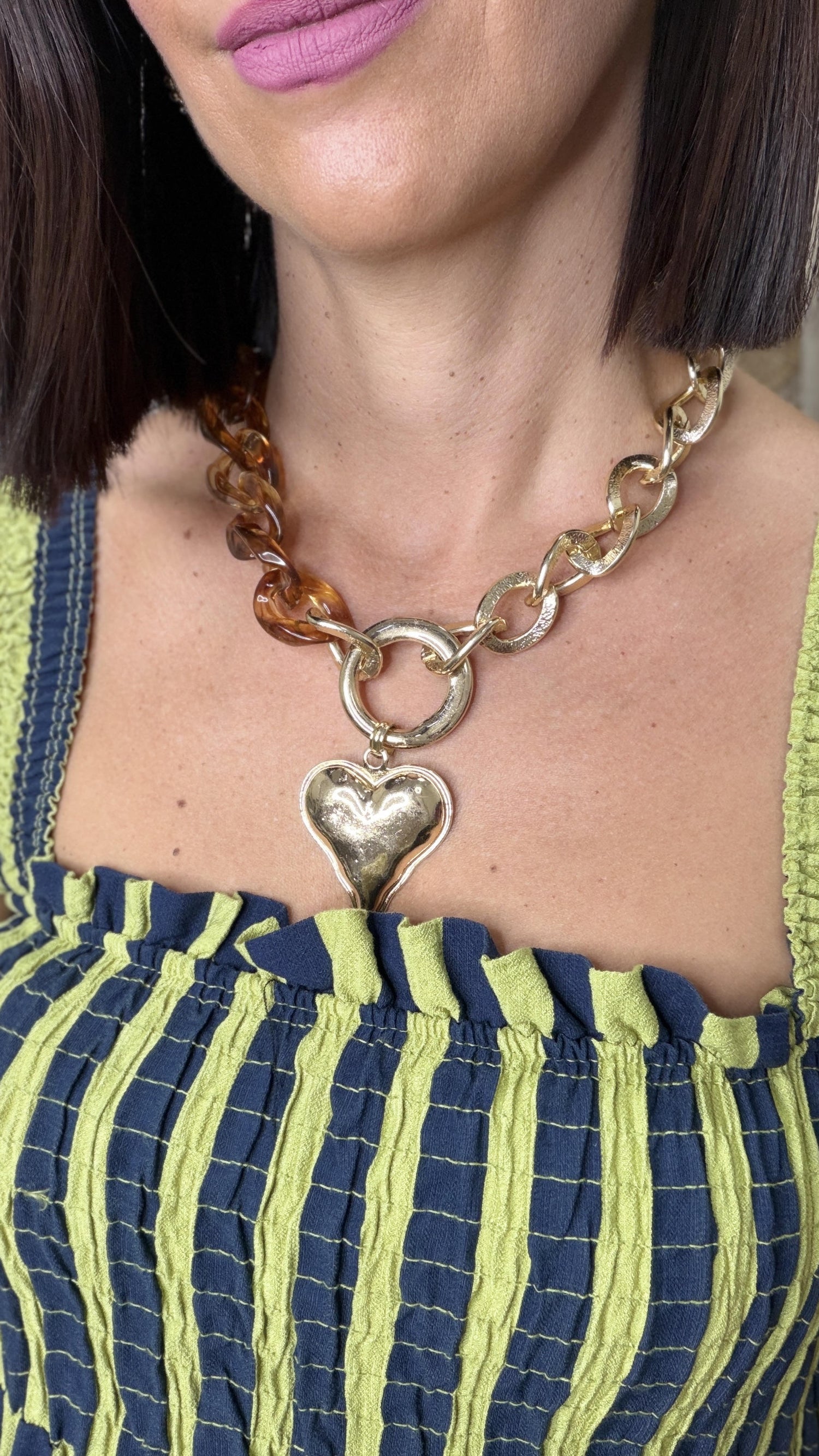 20. COLLAR
