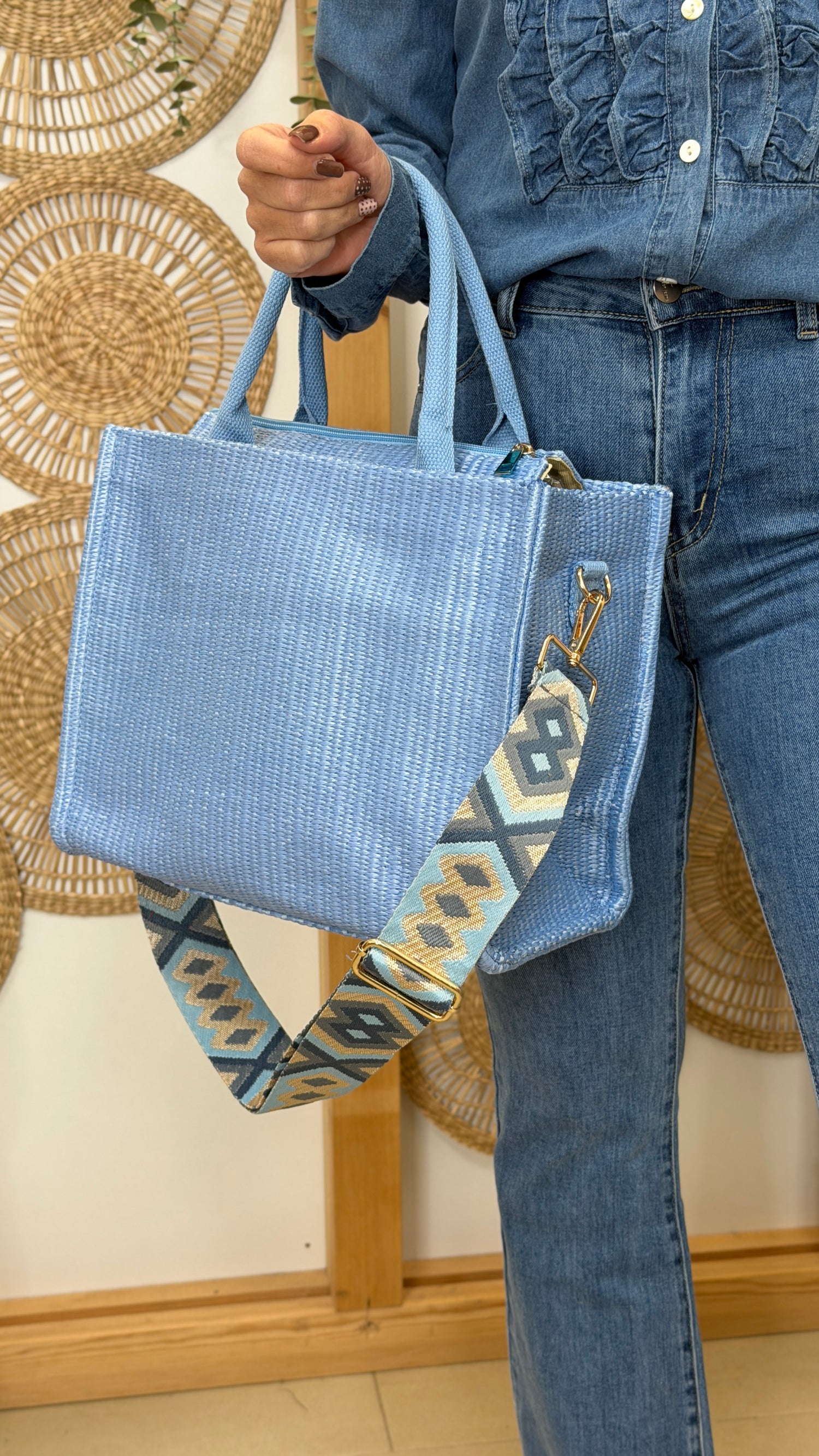 BOLSO RAFIA CON ASA ESTAMPADA