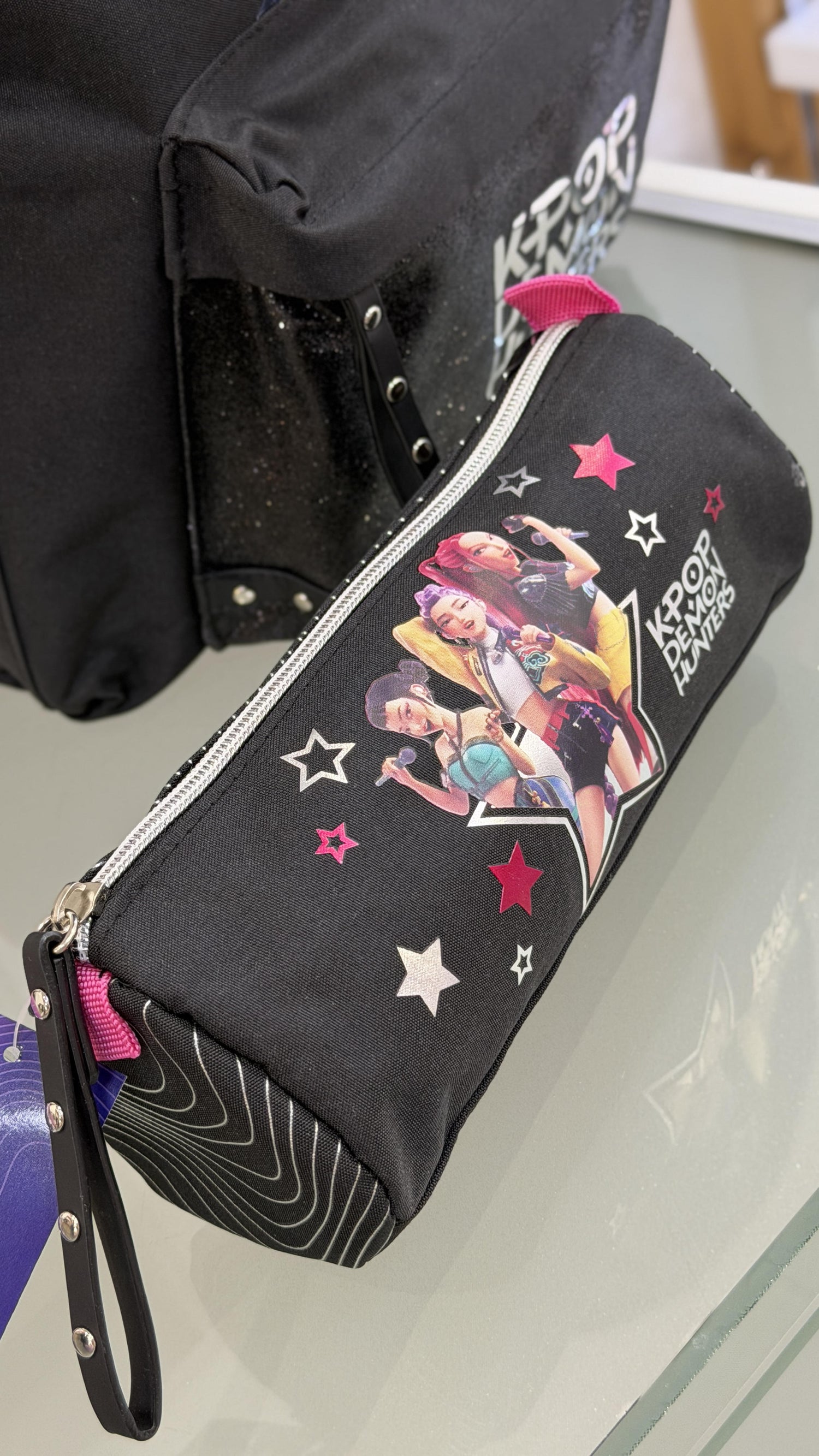 ESTUCHE K-POP NEGRO