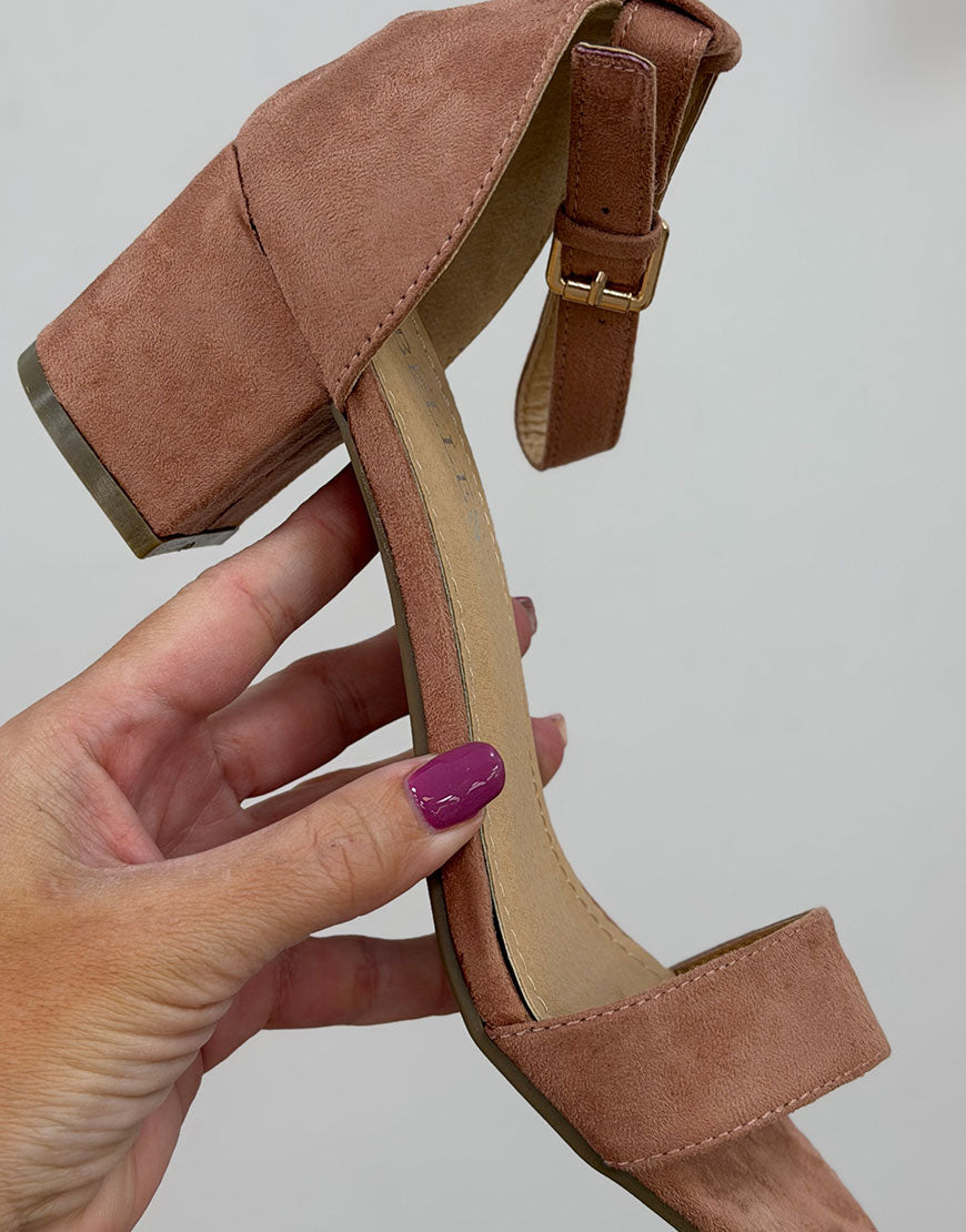 Z021- SANDALIA TACON 36/41