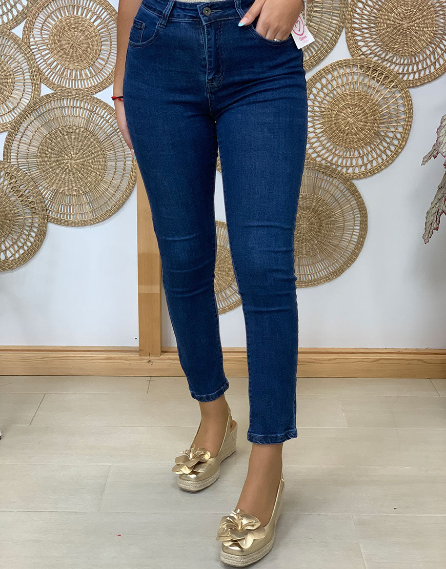 VAQUERO ELENA