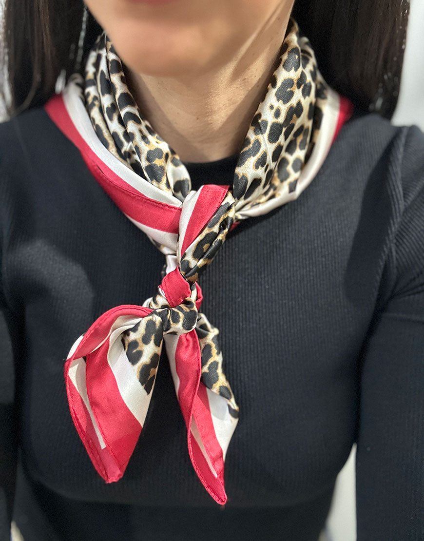 PAÑUELO SATEN LEOPARDO