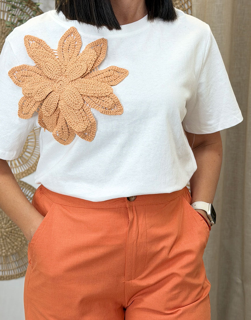 CAMISETA FLOR CROCHET